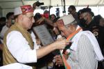: Raksha Mantri Shri Rajnath Singh felicitating the families of the heroes of the Armed Forces, who laid down their lives in the service of the nation, at an event in Badoli, Himachal Pradesh on September 26, 2022.