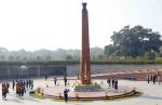 Raksha Mantri Shri Rajnath Singh paying homage to the fallen heroes at National War Memorial, New Delhi on the occasion of Vijay Diwas on December 16, 2022.