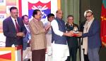 Raksha Mantri Shri Rajnath Singh felicitating prominent CSR contributors to the Armed Forces Flag Day Fund during CSR Conclave, organised by Department of Ex-Servicemen Welfare in New Delhi on November 29, 2022.