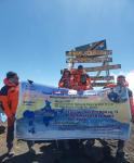 MoD’s Divyangjan Expedition Team unfurls the largest national flag atop Uhuru Summit of Mt. Kilimanjaro, the highest peak of Africa