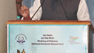 : रक्षा मंत्री श्री राजनाथ सिंह 14 नवंबर 2022 को नई दिल्ली में रक्षा लेखा विभाग के दो दिवसीय नियंत्रक सम्मेलन के उद्घाटन सत्र को संबोधित करते हुए।